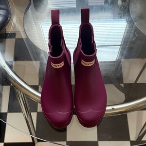Hunter Women's Burgundy Chelsea Rain Boots